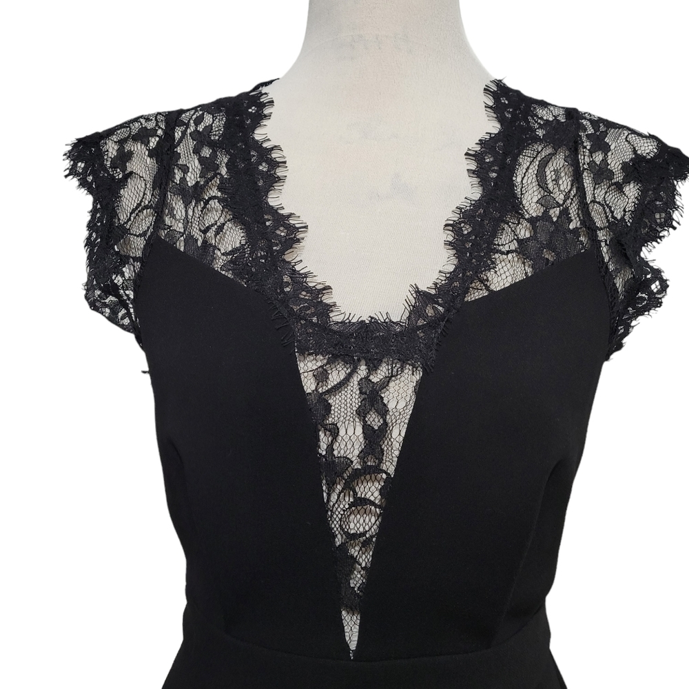 BCBGeneration Women Black Lace Back V-Neck Pleated Back Zip Mini Dress SZ 4 - Picture 3 of 9